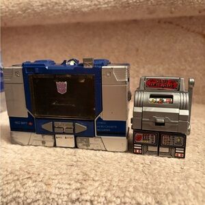 Rare Vintage 1983 Transformers G1 Soundwave Toys
